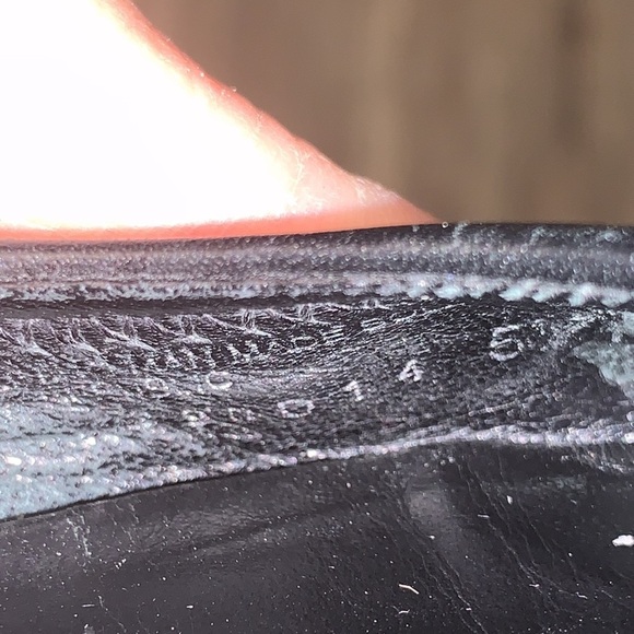 Tory Burch Reva flats in black. Gold buckle, size 5 1/2 - Picture 6 of 7